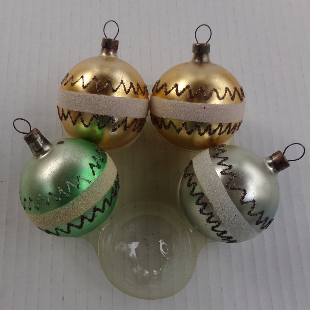 Set Of 4 Vintage Czechoslovakia Christmas Tree Mica Ornaments Stripe Glitter